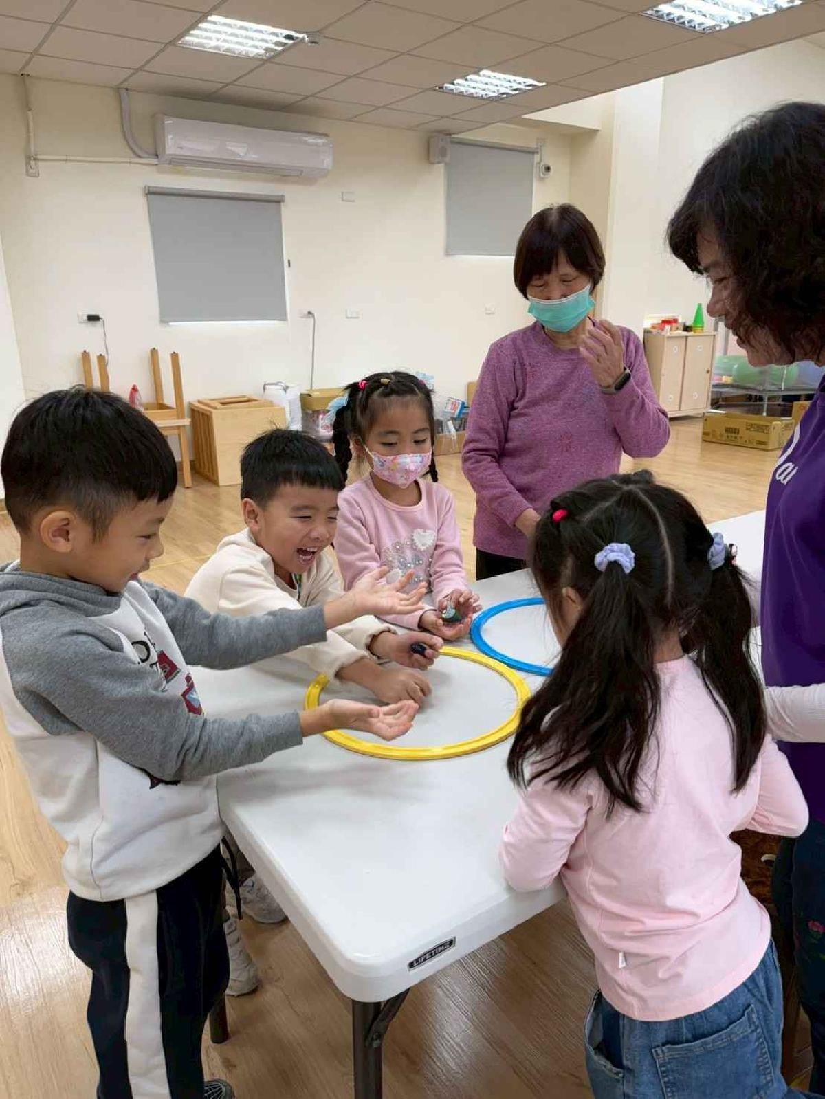 line_album_1141220混齡班社區闖關_251211_216