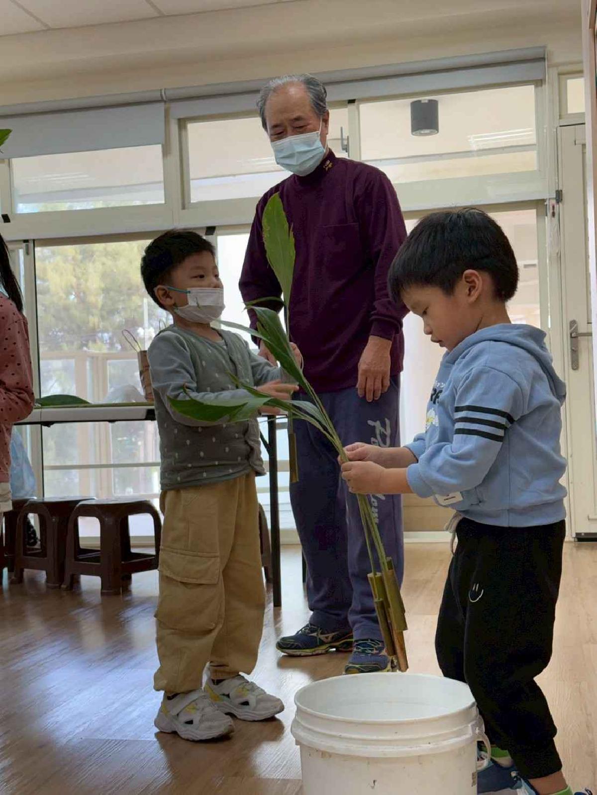 line_album_1141220混齡班社區闖關_251211_237