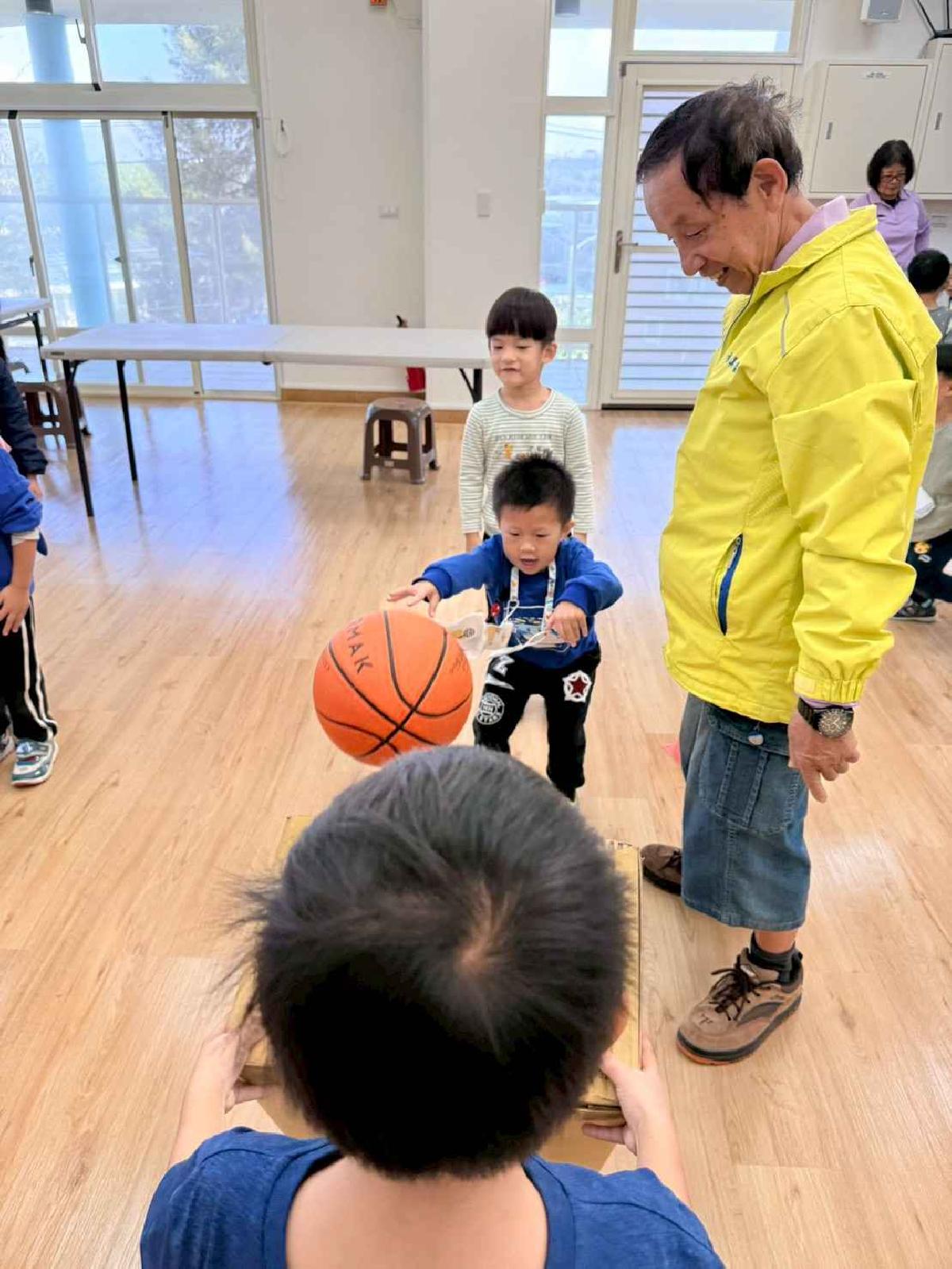 line_album_1141220混齡班社區闖關_251211_269