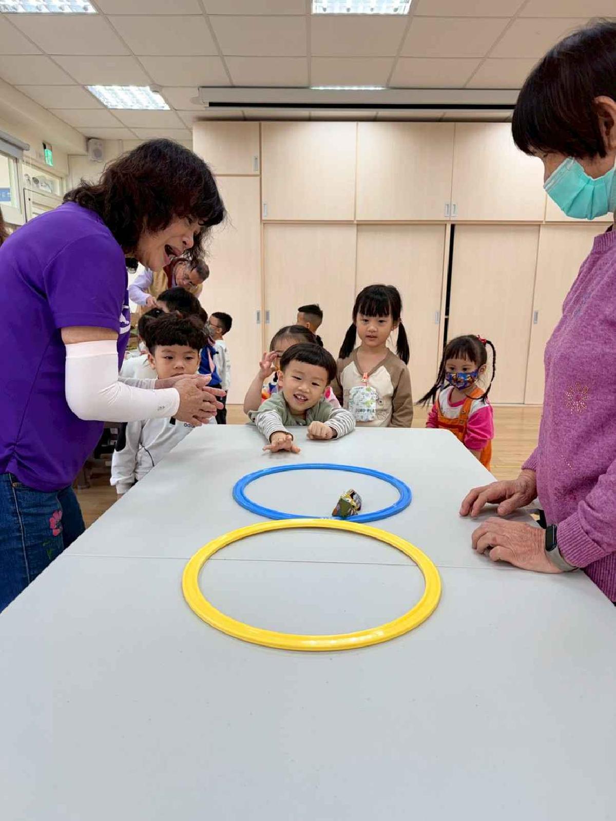 line_album_1141220混齡班社區闖關_251211_282