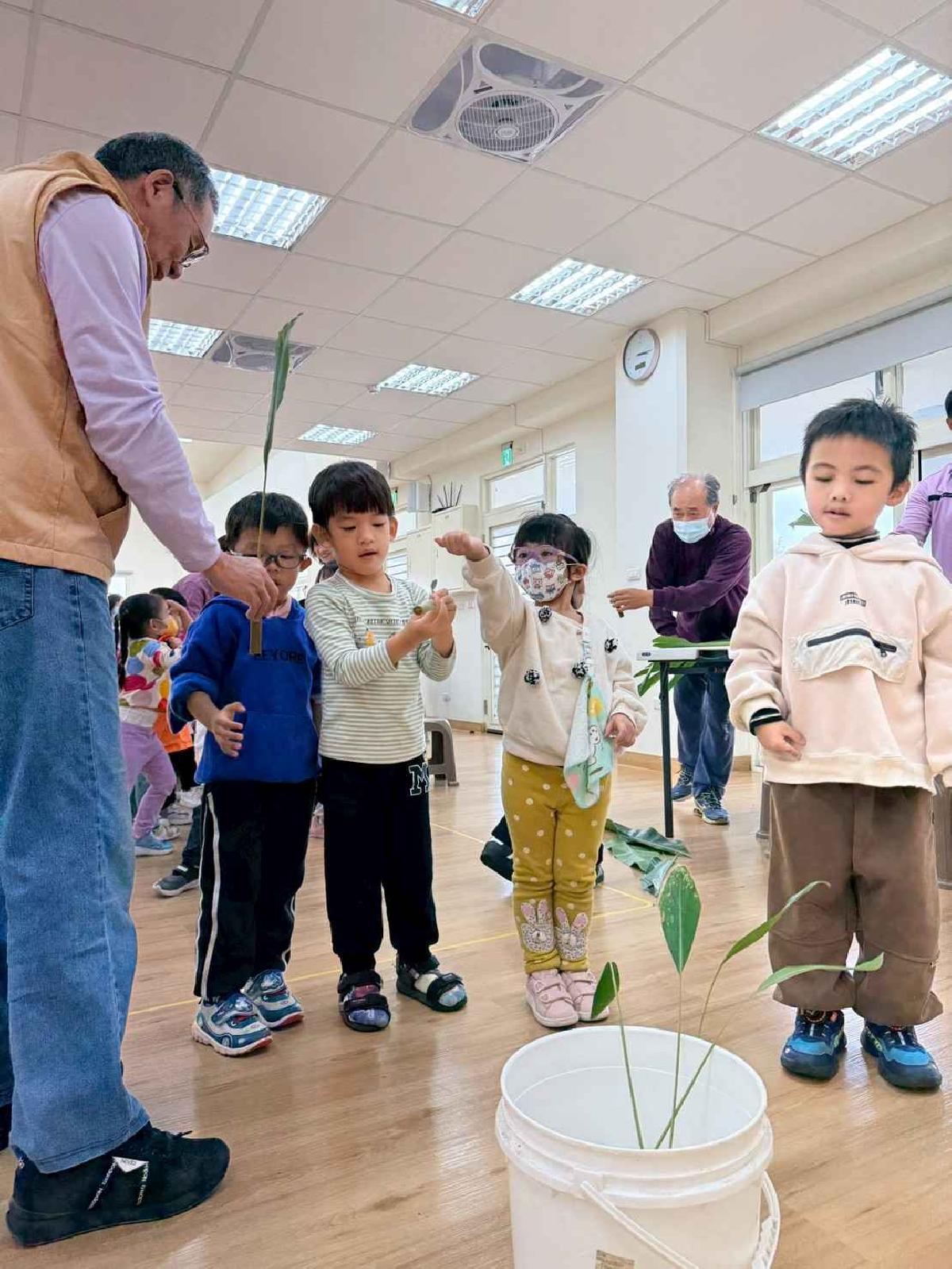 line_album_1141220混齡班社區闖關_251211_298