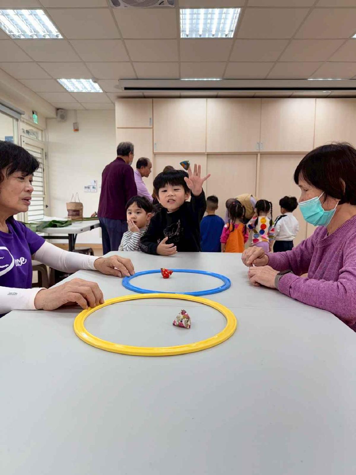 line_album_1141220混齡班社區闖關_251211_328