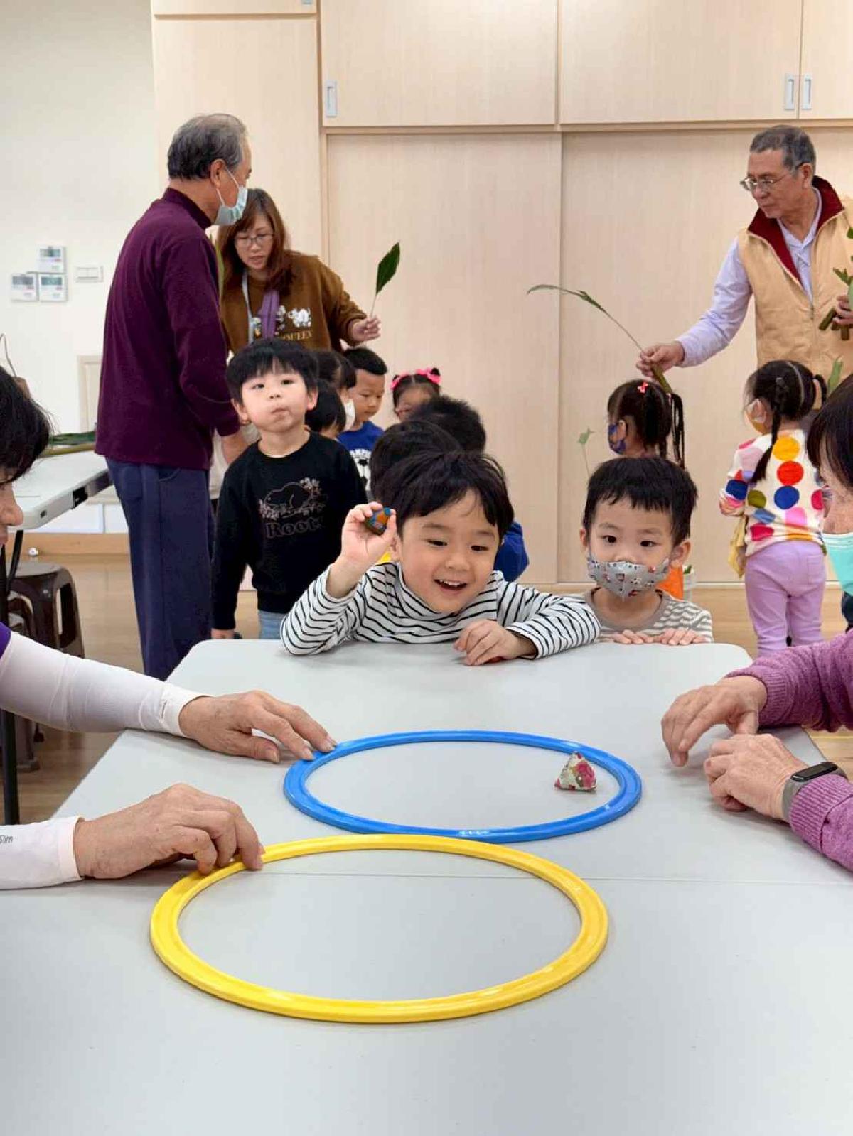 line_album_1141220混齡班社區闖關_251211_331