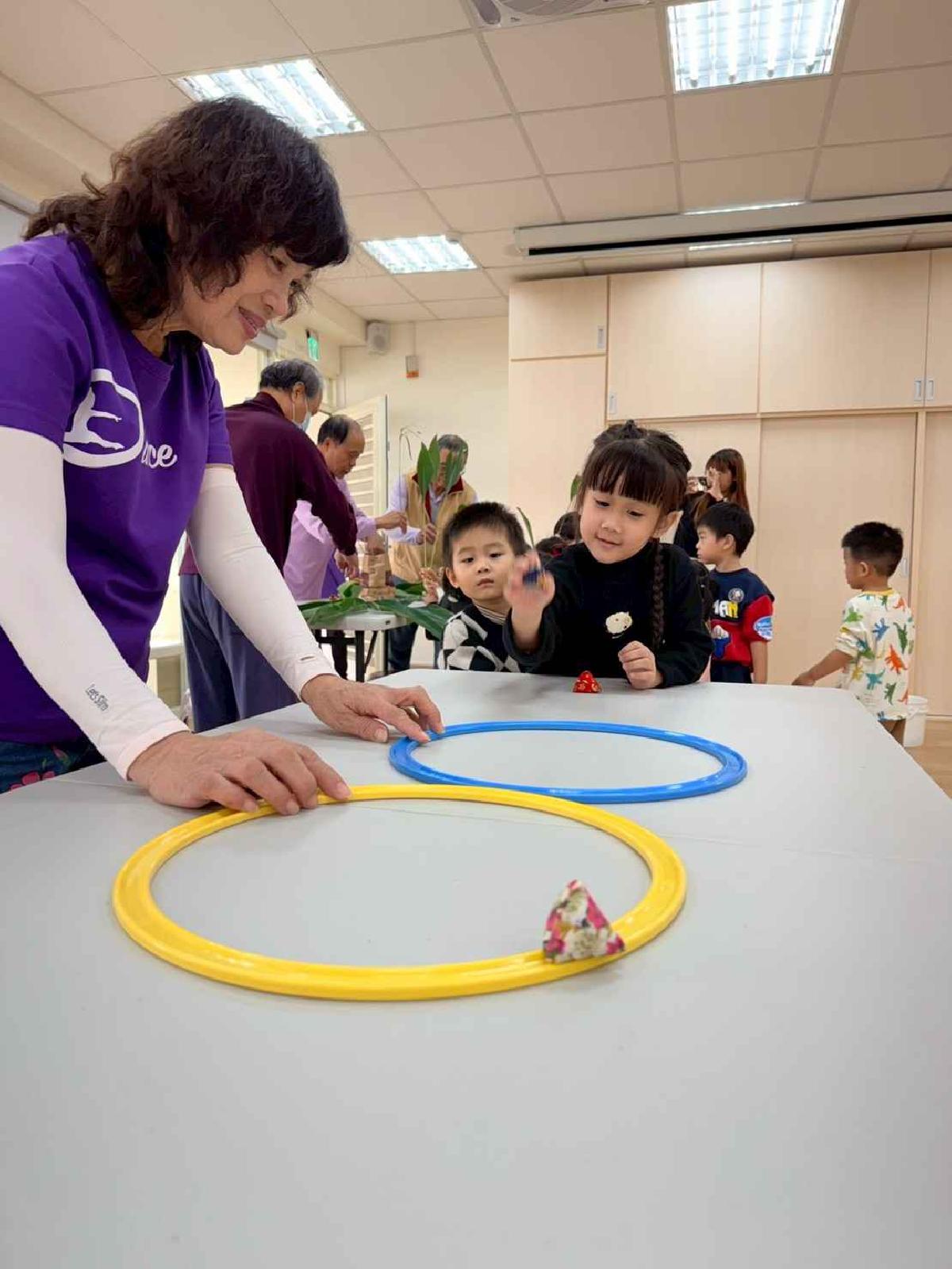 line_album_1141220混齡班社區闖關_251211_390