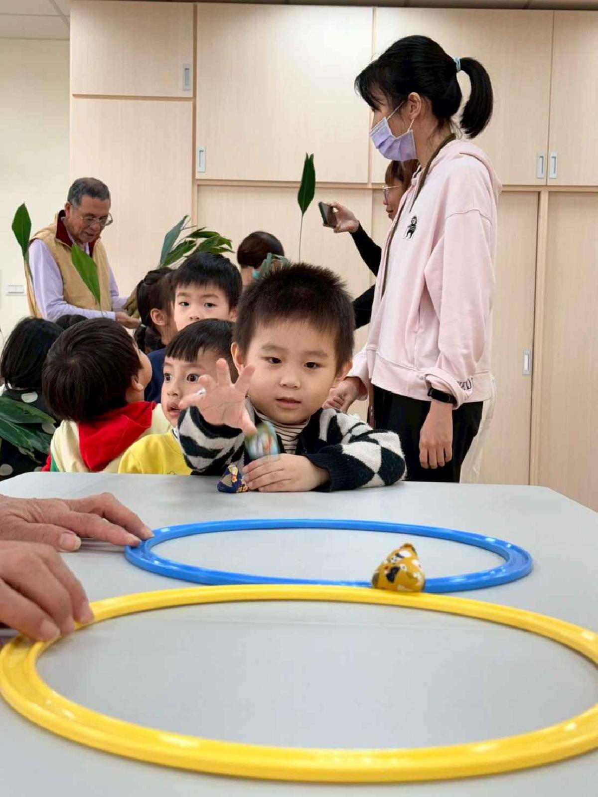 line_album_1141220混齡班社區闖關_251211_394