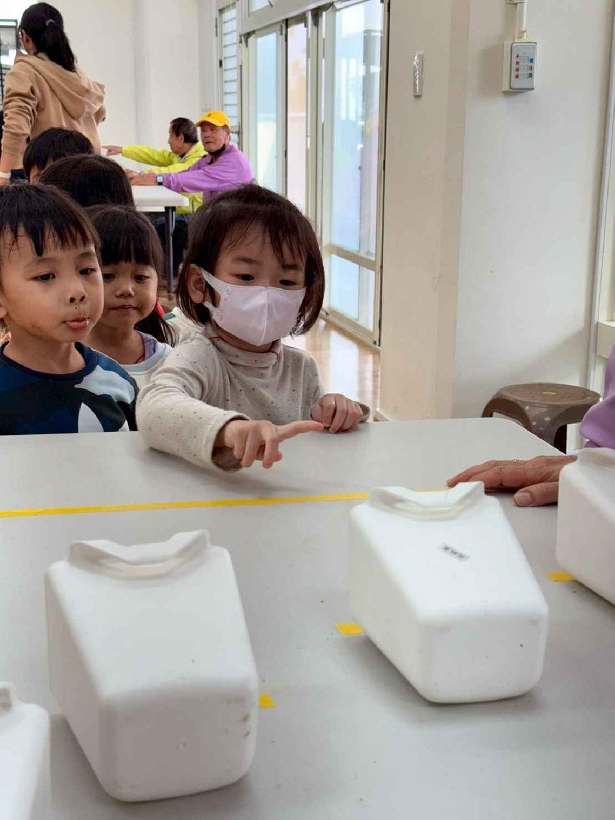 line_album_1141220混齡班社區闖關_251211_413